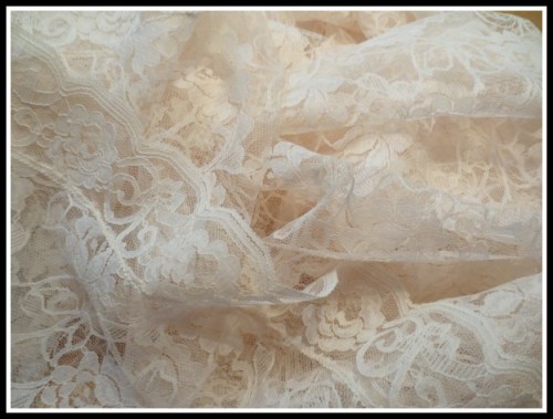 lace-tablecloth