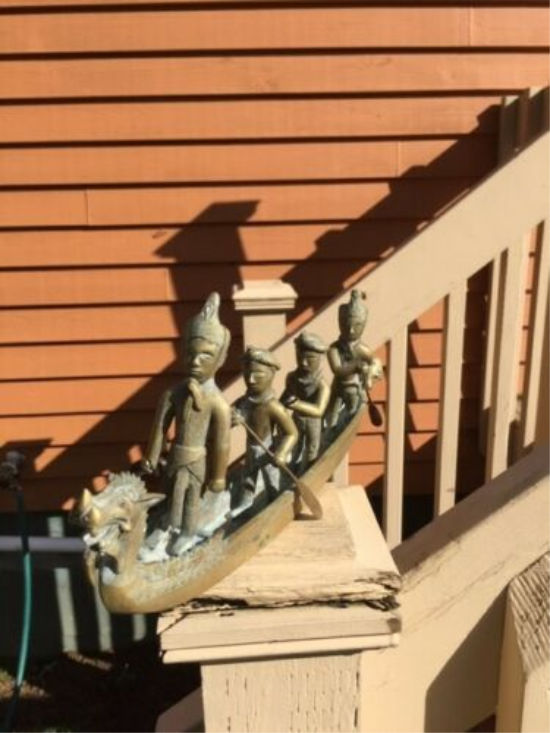 This image has an empty alt attribute; its file name is asian-boat-1.jpg