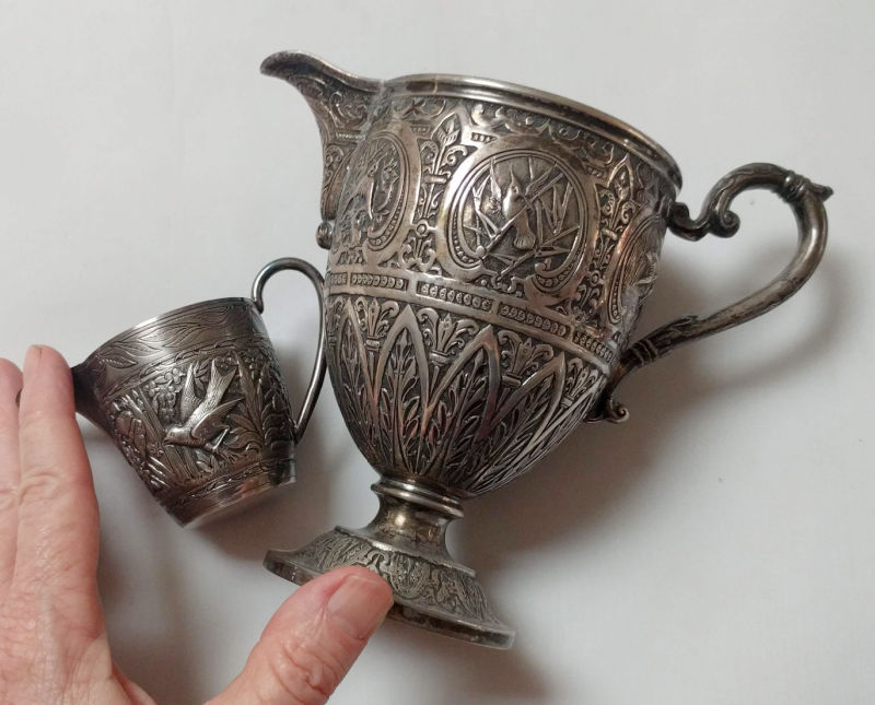 This image has an empty alt attribute; its file name is silver-creamers.jpg